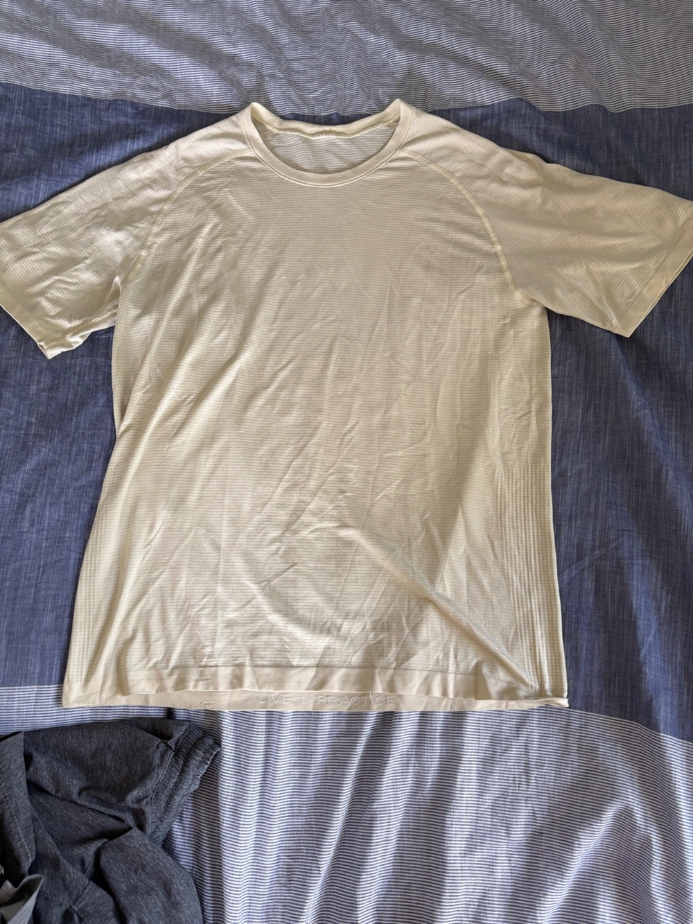 lululemon athletica Men's Light Yellow Short-Sleeve Tee